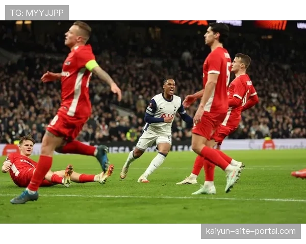 热刺奥多贝尔戴维斯伤缺 边路防守轮换深度不足